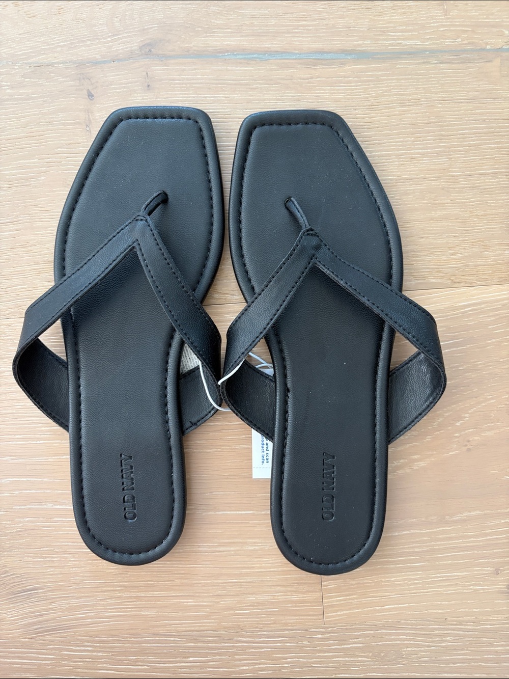 Old Navy Black Square-Toe Thong Sandals